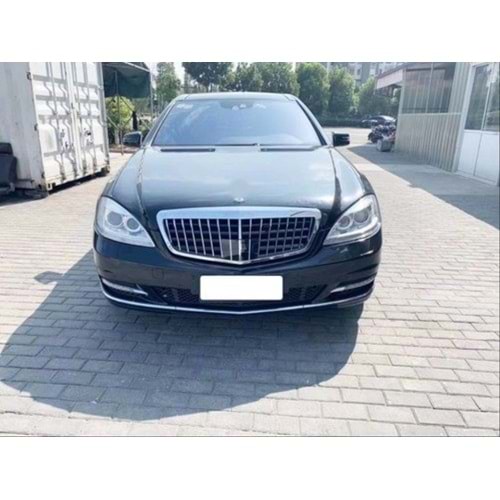 W221 Maybach Front Grille ABS / 2006-2012 (Chrome Line + Piano Black)